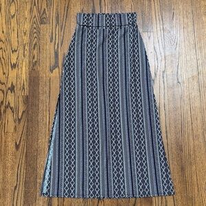 B30 Joe B by Joe Benbasset Women Medium Geometric Black and White Maxi Skirt